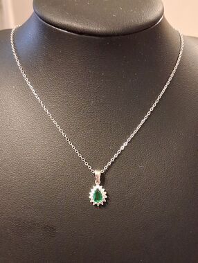 S925 Emerald Teardrop Halo Pendant Necklace - Silver
